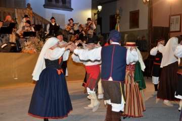 Centro y Anzar, de Telde, en el III Festival Folclórico Herencias (Foto Francisco Javier Santana)